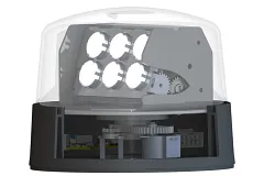 The 3D-printed gear wheels in the stepper motor swivel the searchlight.