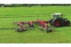 Hay swather equipped with plain bearings