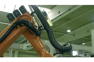 Assembly robot energy chain