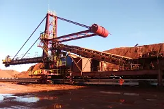 Smart plastics in aluminum oxide production