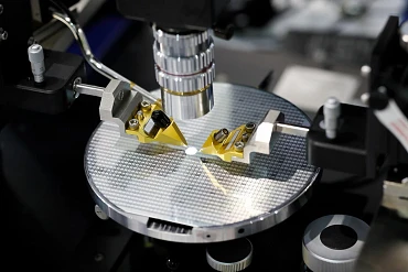 Cleanroom semiconductor production